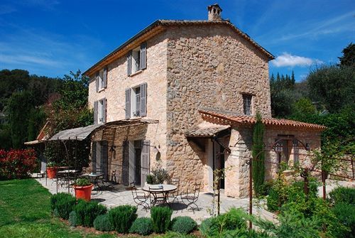 Du Clos Le Rouret